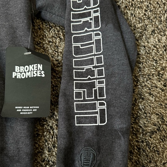 NWT - Rare - Broken Promises - You're not the same offline - hoodie - Picture 4 of 11